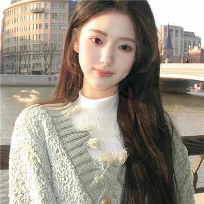 穿黑衣的女孩